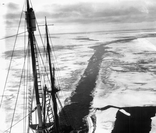 Endurance, Frank Hurley